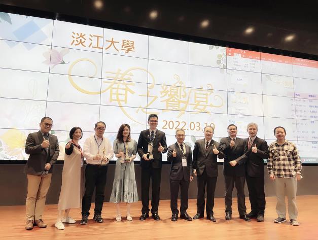 战略所师长、所友到场祝贺