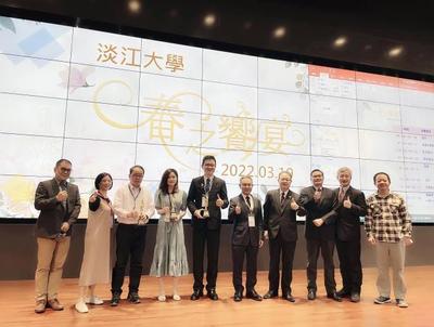 戰略所師長、所友到場祝賀
