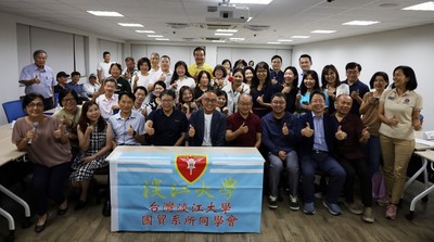 國貿系所同學會舉辦金鷹校友簡宜彬專題演講