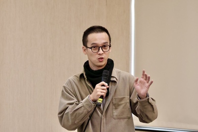 中文系校友盧逸峰 大傳系校友吳家昇 分享新聞寫作與採訪技巧