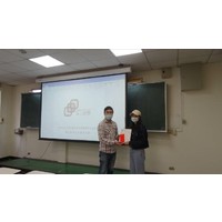 经济学系系友大会 - 颁发
110学年度系友会奖学金