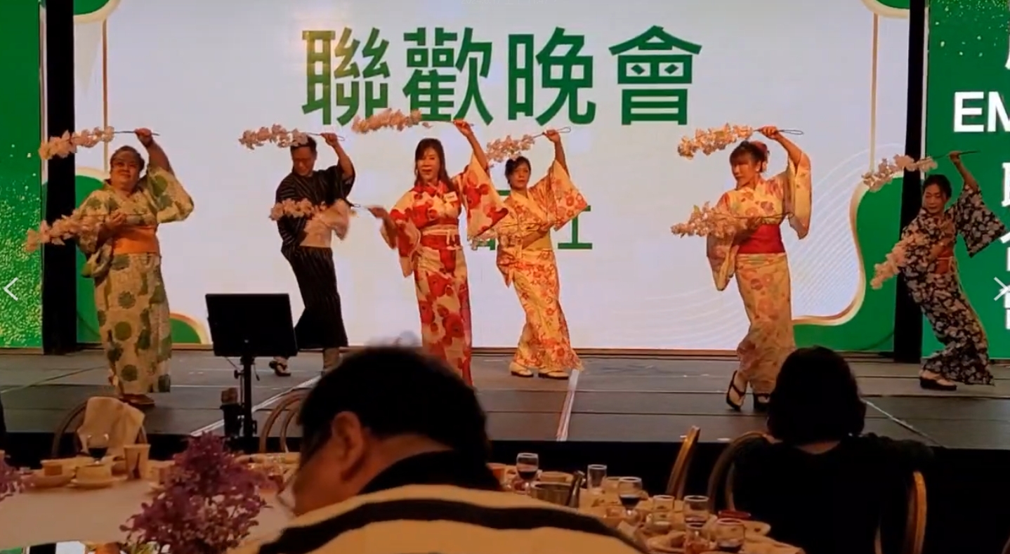 3-2-3_系所友会联合总会及EMBA校友会参加中华两岸EMBA联合会第7届授证典礼