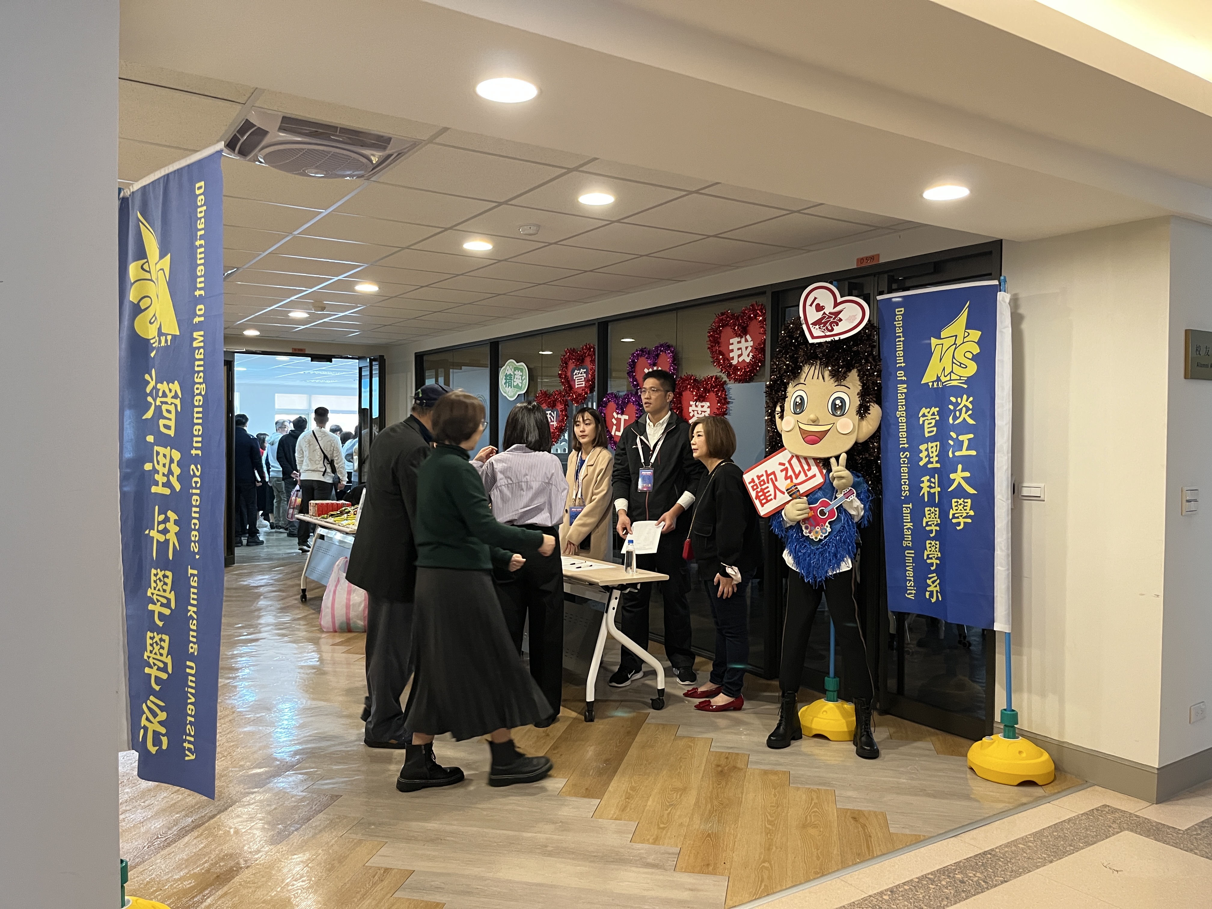 ◎欢乐温馨的报到现场 ◎欢乐温馨的报到现场
