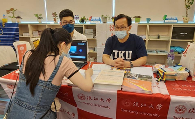 香港校友會神助攻 聯手母校突破疫情跨海招生