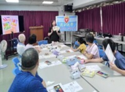 基隆校友会和谐粉彩讲座与校友共度悠閒午后