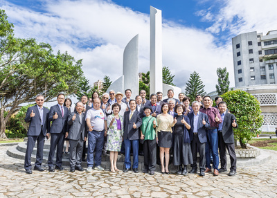 33位金鷹校友捐款逾2千萬 完善書卷廣場新風貌