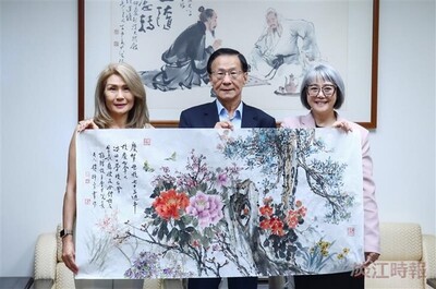 加拿大校友会林宴慧和崔丽心校友拜访校长葛焕昭