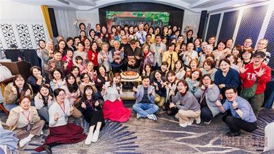 资图逾百位系友欢庆55周年 欢笑与回忆交织
