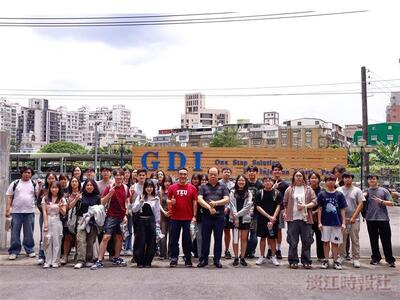 从课堂走进产业 化学系师生参访宗玮工业及永光化学